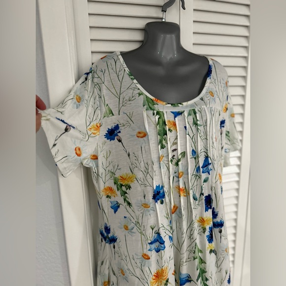 White dress with bright floral pattern -Maxi dress 2XL - Picture 4 of 13